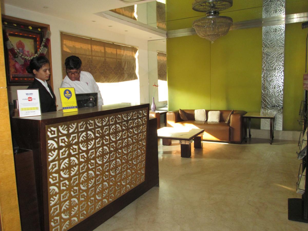 Green Leaves Hotel Haiderabad Buitenkant foto